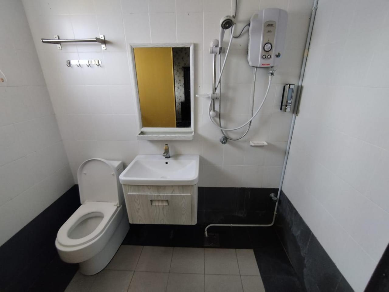 Riverview Pelangi B2312 *