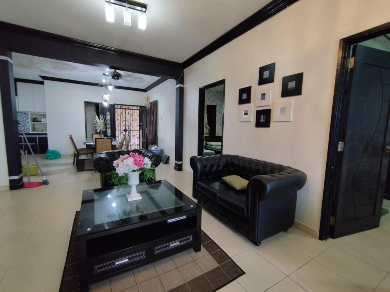 Riverview Pelangi B2312 Apartment