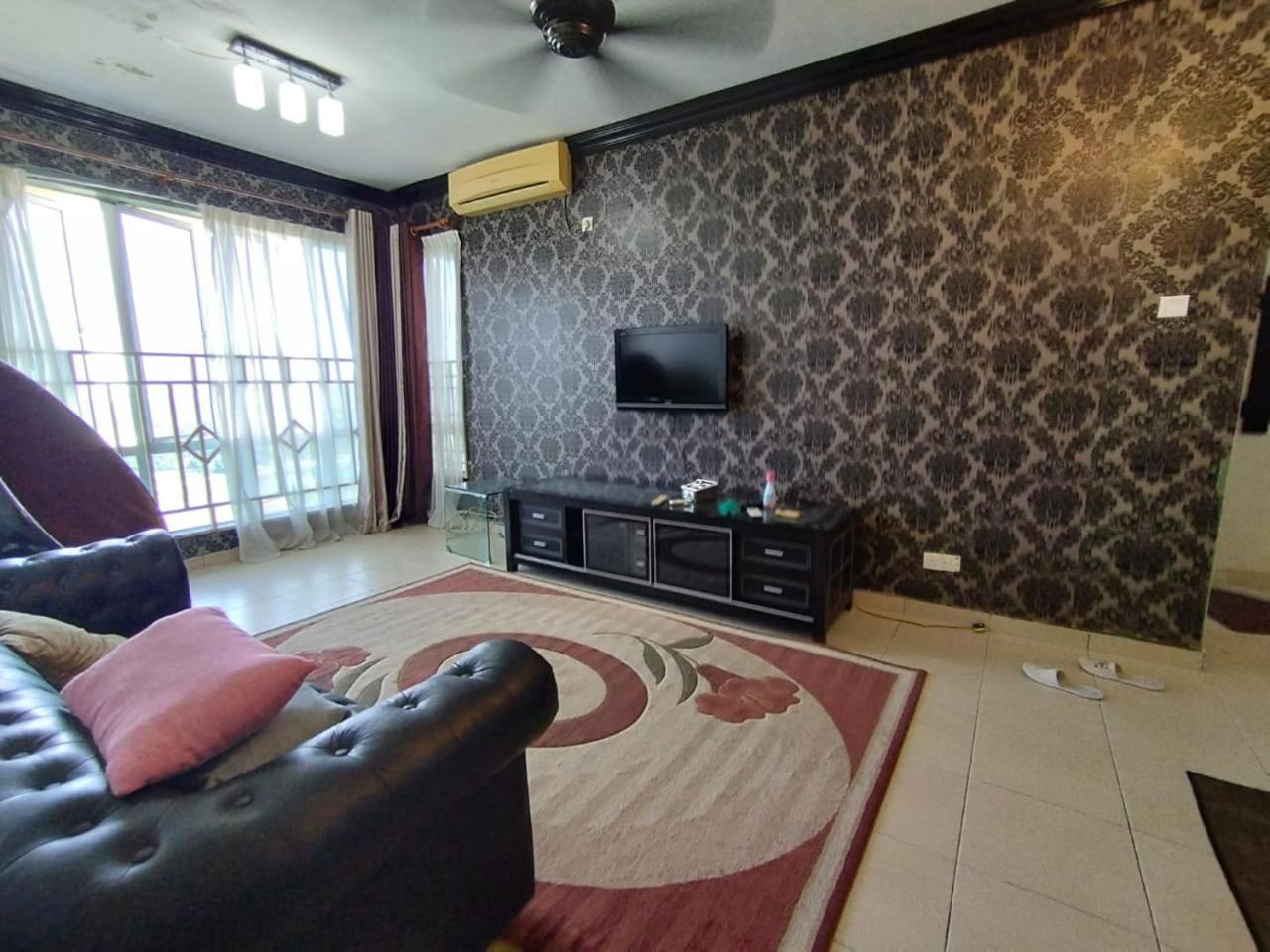 Apartment Riverview Pelangi B2312